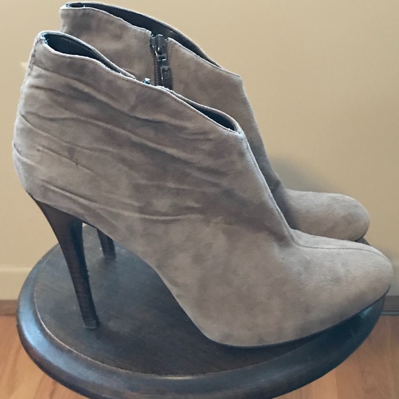Guess Suede/Leather High Heel Booties - size 8.5 - Picture 4 of 12